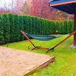 بيت للعطل Caloroczny, Drewniany Przy Lesie