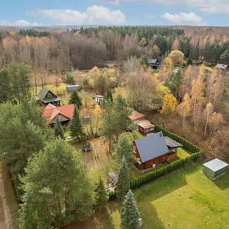 Caloroczny, Drewniany Przy Lesie *