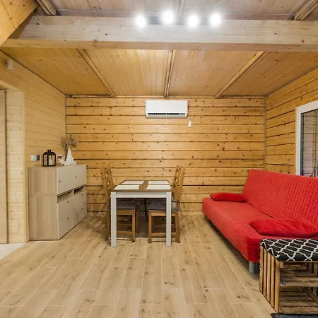 Feriehus Caloroczny, Drewniany Przy Lesie Prazmow