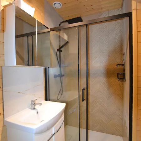 Feriehus Caloroczny, Drewniany Przy Lesie *