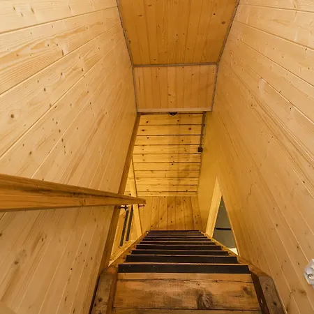 Caloroczny, Drewniany Przy Lesie * Prazmow