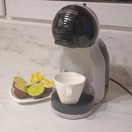 Caloroczny, Drewniany Przy Lesie