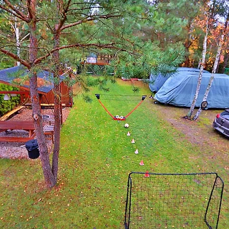 Caloroczny, Drewniany Przy Lesie